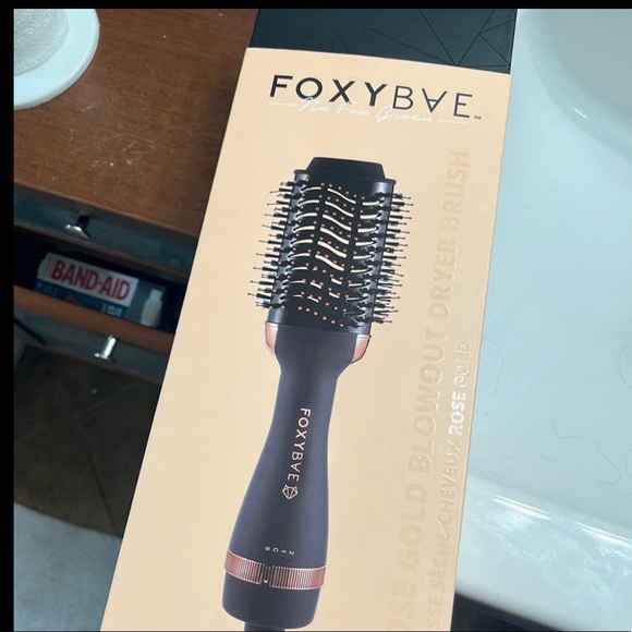 foxybae Other - DO NOT BUY- on HOLD 🤍Foxybae rose gold blowout brush